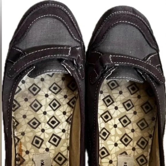 Airwalk Brown Slip-On Loafer shoes. Women’s size 8.5. Excellent condition. - Picture 5 of 8